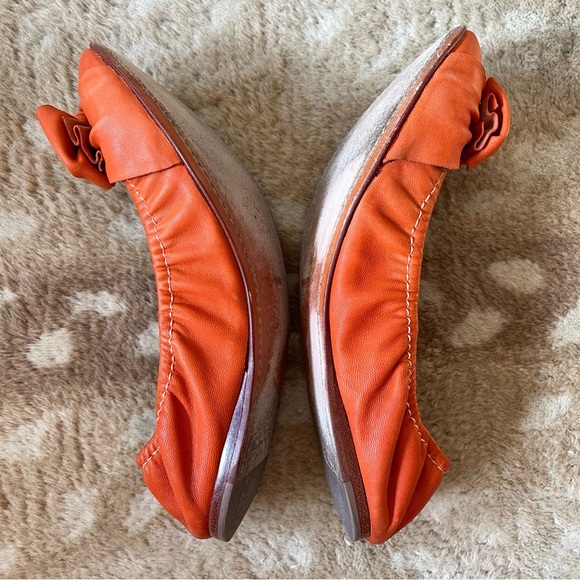 Miu Miu Leather Knotted Bow Elasticized Scrunch Ballet Flat In Orange Sz 38 1/2 - Picture 6 of 14